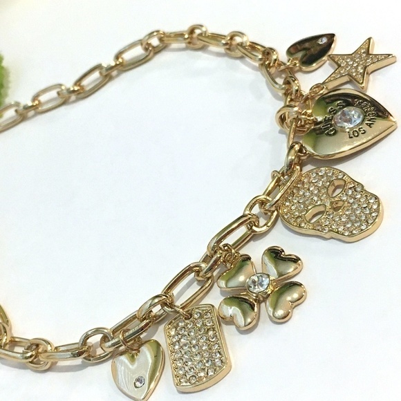 𝅺3/$29! Guess Necklace Skull, Shamrock, Stars - Picture 7 of 7